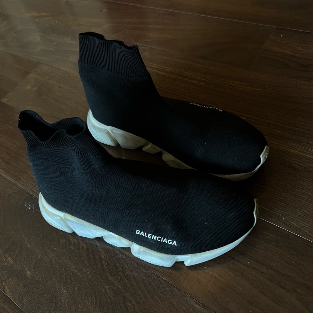 2 Balenciaga Sneakers